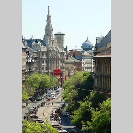 2 Next To New York Cafe Apartment Budapest