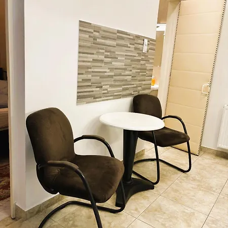 Apartment 2 Next To New York Cafe *